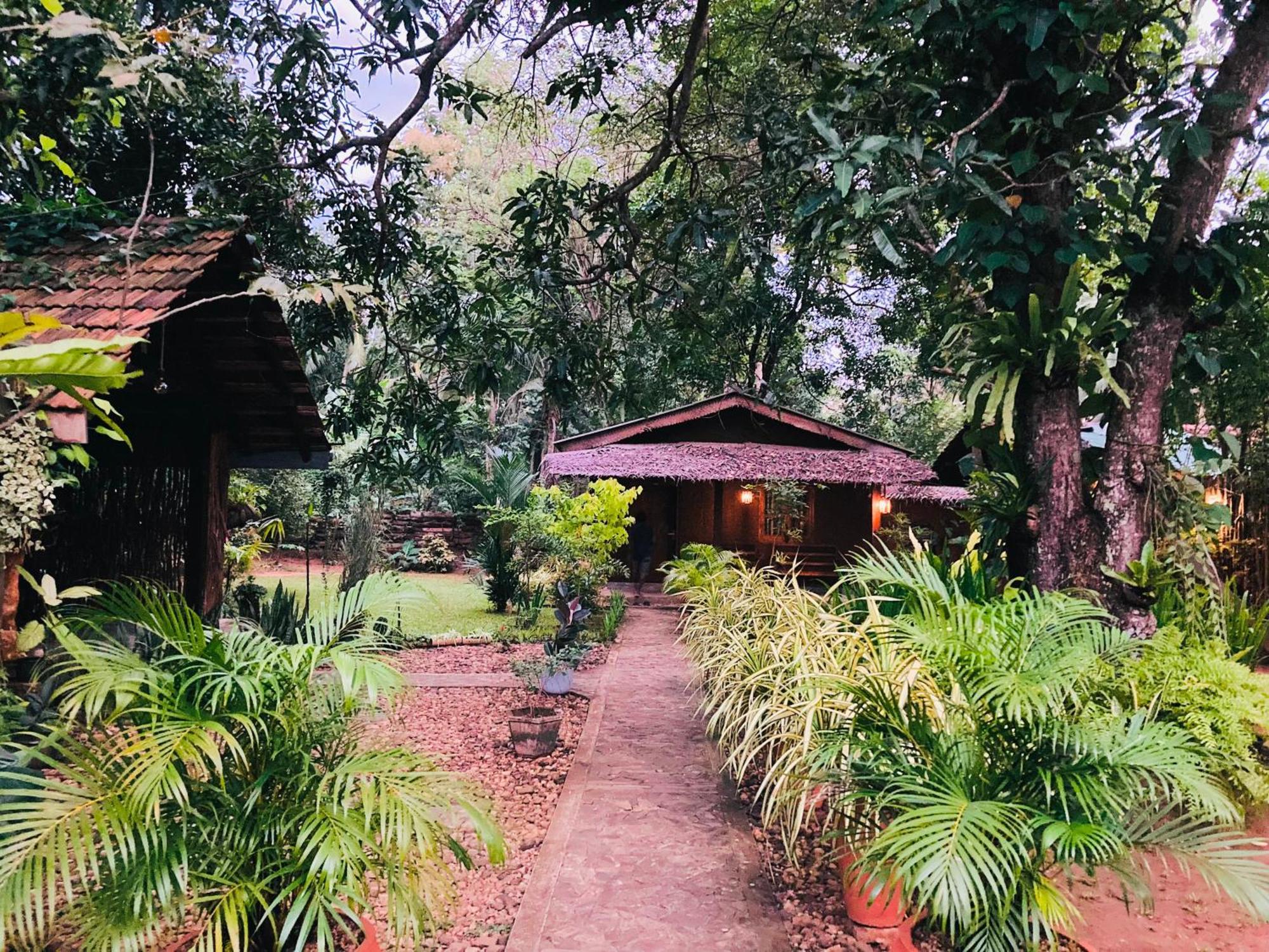 Green Paradise Cottage Udawalawa Udawalawe Exterior photo